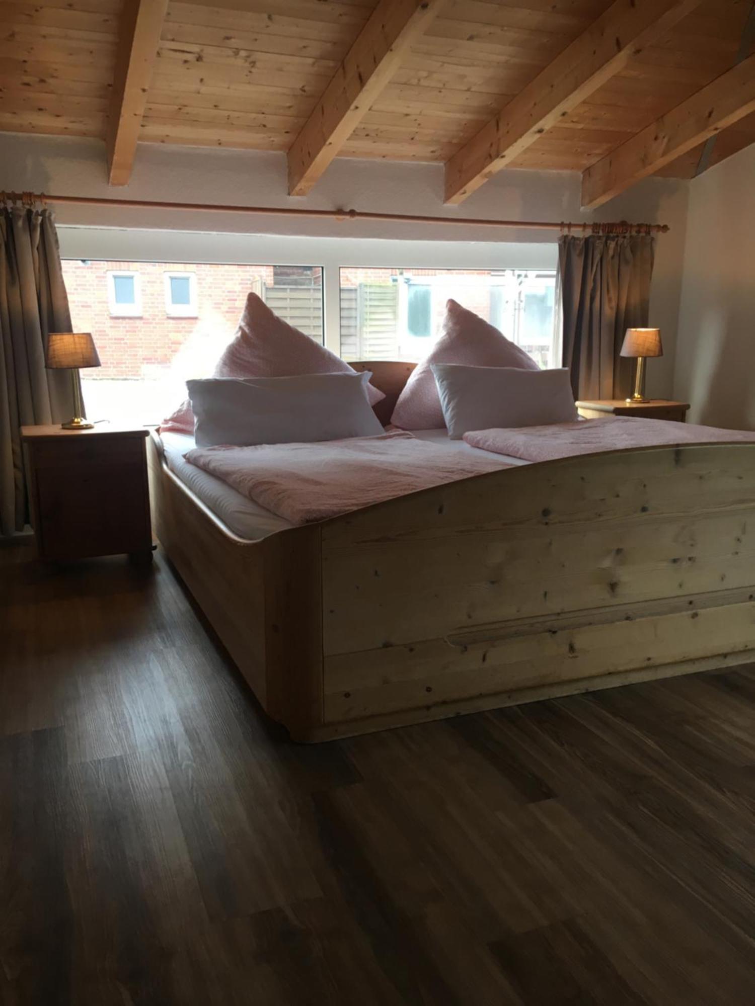 Gaestehaus Zur Linde Otterndorf Buitenkant foto